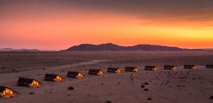 Das Desert Quiver Camp im Abendlicht