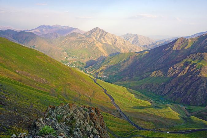 Blick vom Koloun Bastak im Elburs-Gebirge © Diamir