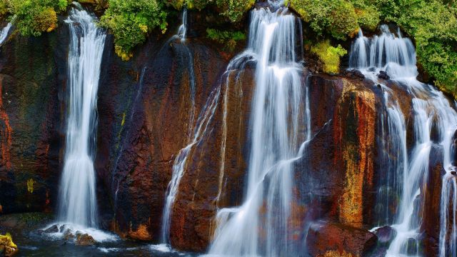 Der Lavawasserfall Hraunfossar