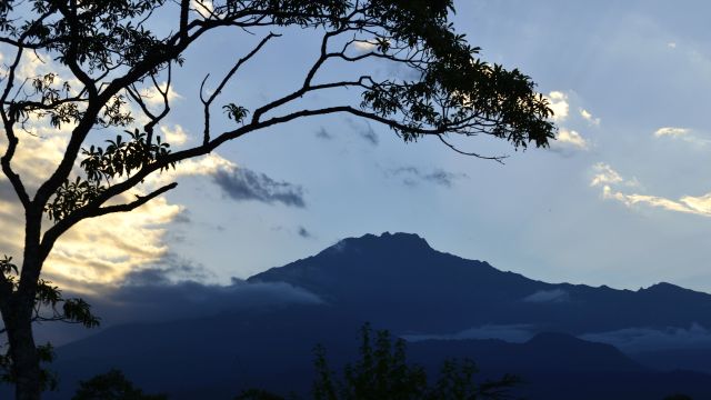 Der Mount Meru in den letzten Lichtstrahlen des Tages