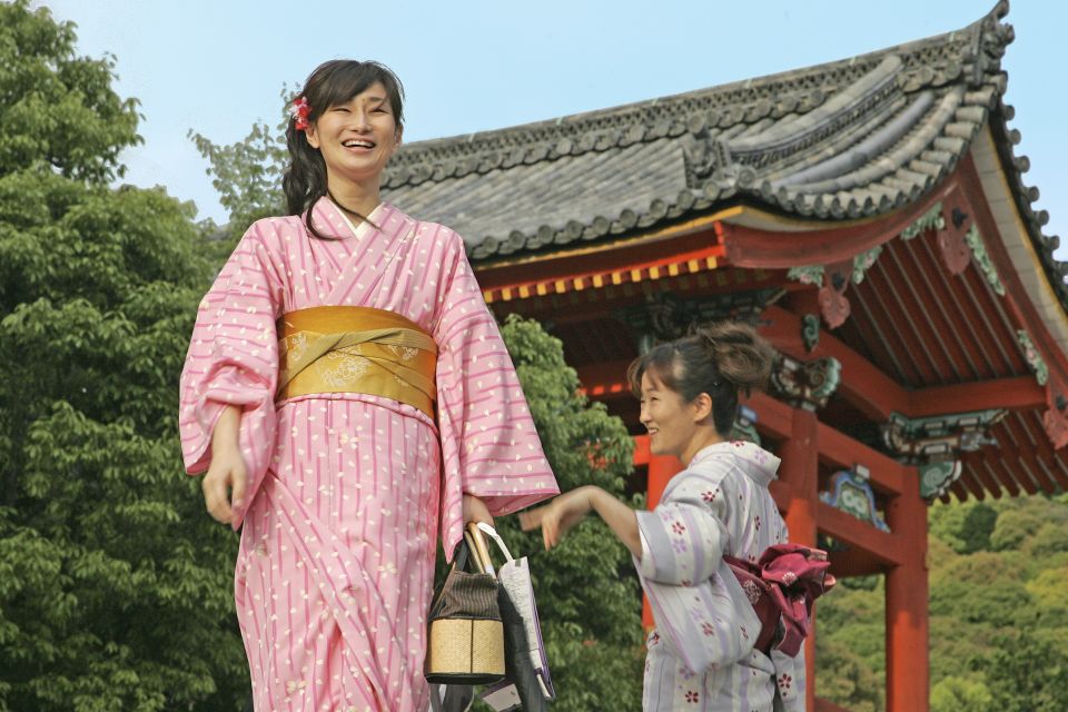 Damen im Kimono in Kyoto