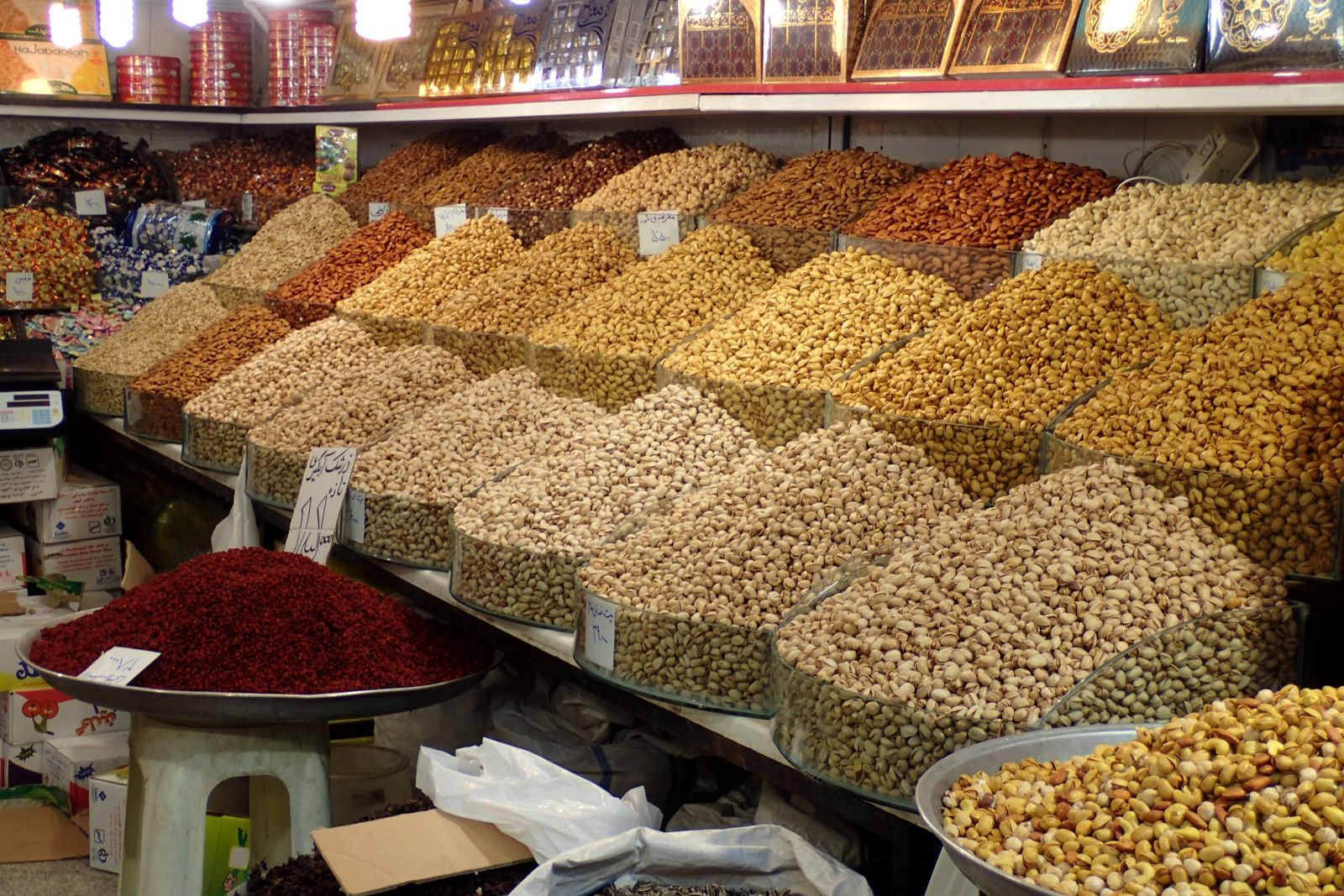 Leckereien im Bazar von Teheran.