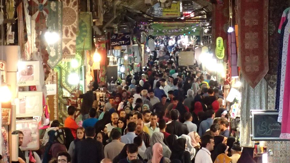 Munteres Treiben im Bazar von Teheran.