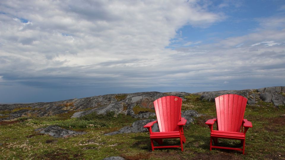 Rote Muskoka-Stühle zur Feier des Canada Day