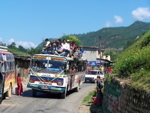 nepalesische Busfahrt