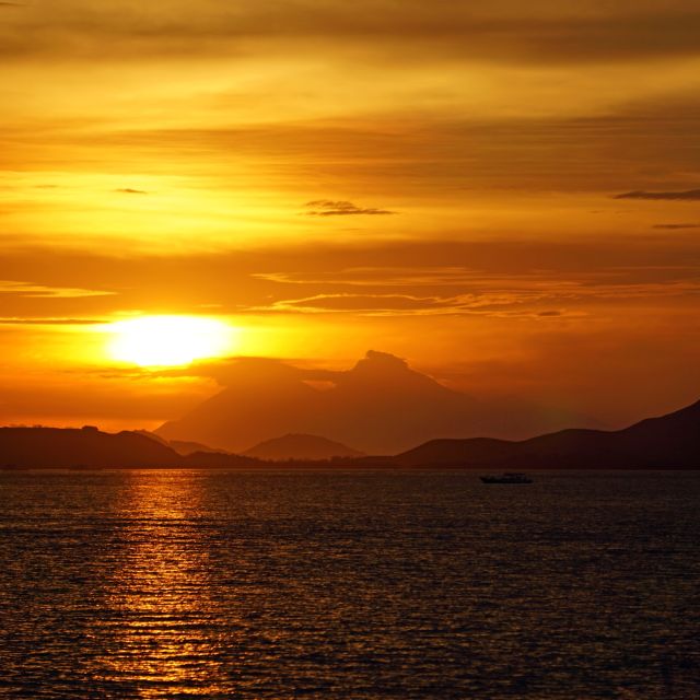 Sonnenuntergang über Sumbawa