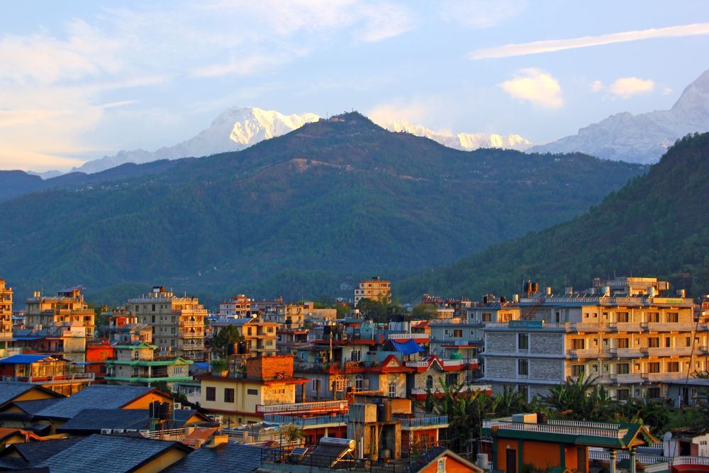 Pokhara vor Bergkulisse