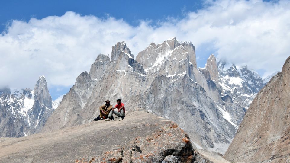 Gemütliche Pause während des Karakorum-Trekkings.