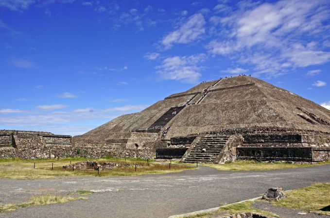 Teotihuacan – beeindruckende Sonnenpyramide © Diamir