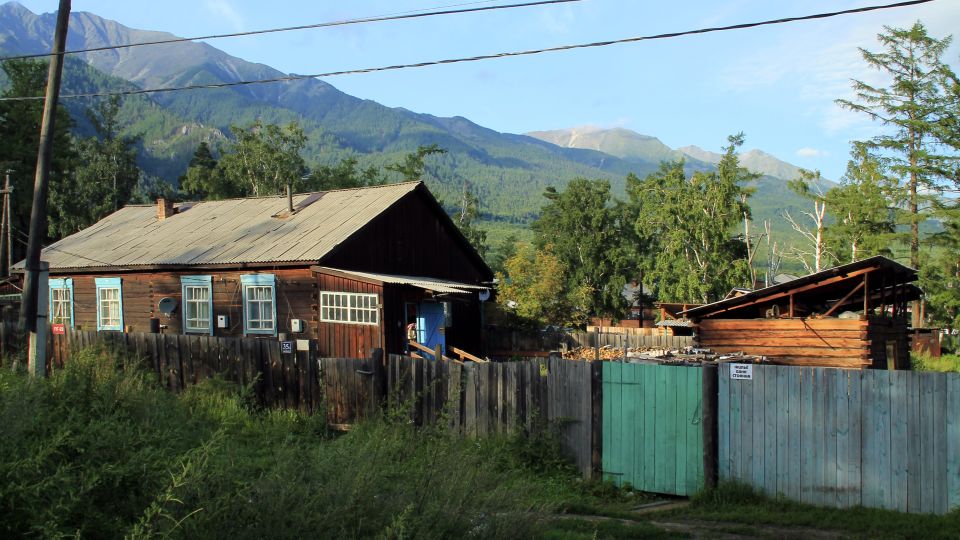 Typischer Hof in Sibirien