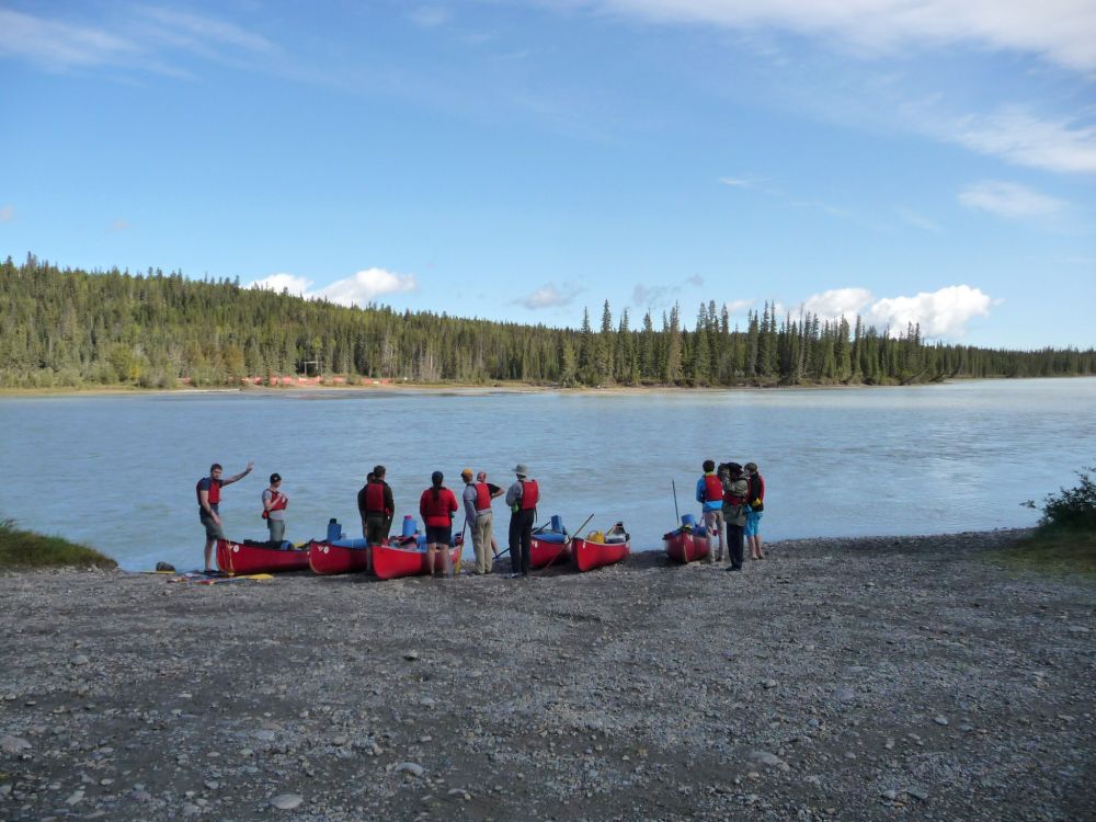 Startklar für die Kanutour auf dem Athabasca River