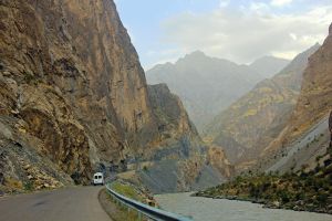 Entlang der tadschikisch-afghanischen Grenze nach Kalaikum.