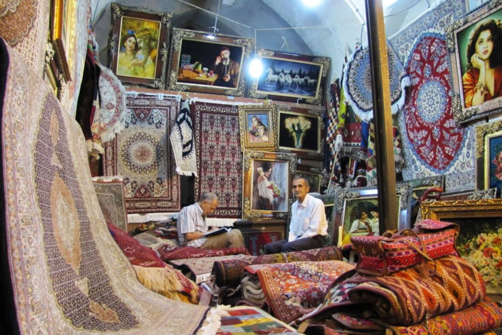 Shiraz: Teppiche auf dem Vakil-Basar
