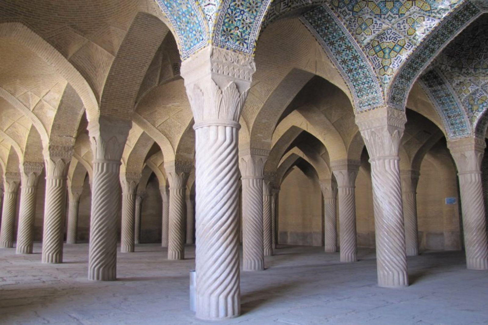Shiraz: Emaille- und Intarsien-Arbeiten