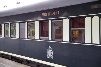 Der Zug steht im Tazara-Bahnhof bereit