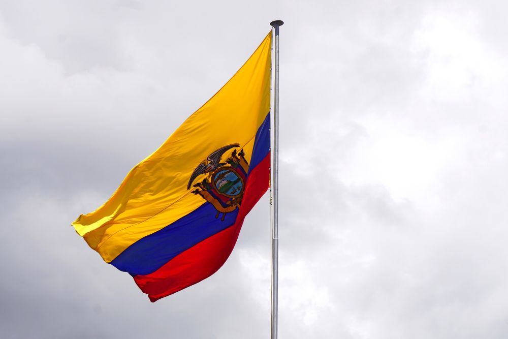 Die ecuadorianische Flagge auf dem Präsidentenpalast in Quito