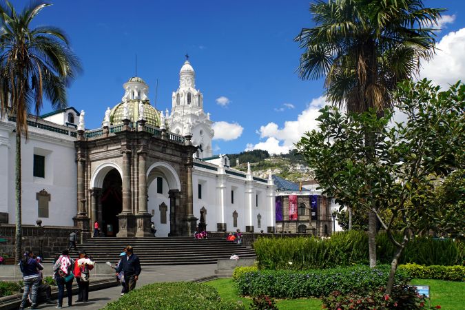 Die Kathedrale in Quito auf den Plaza Grande © Diamir
