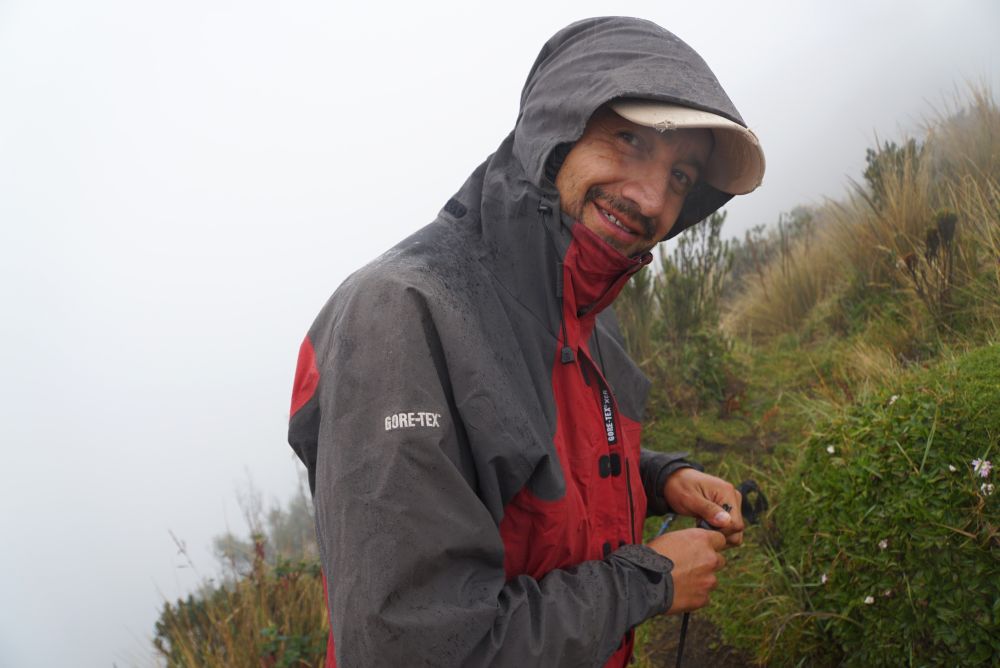 Reiseleiter und Bergführer Marcelo bleibt auch in miesem Wetter ausgeglichen und gut gelaunt