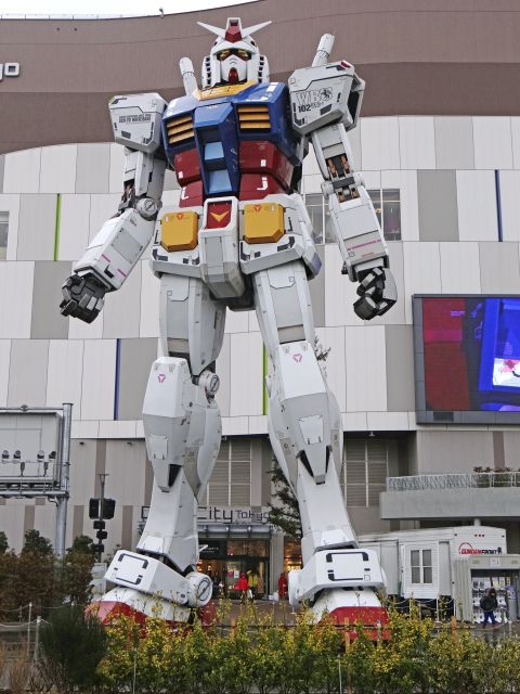 Gundam auf der Halbinsel Odaiba in Tokio