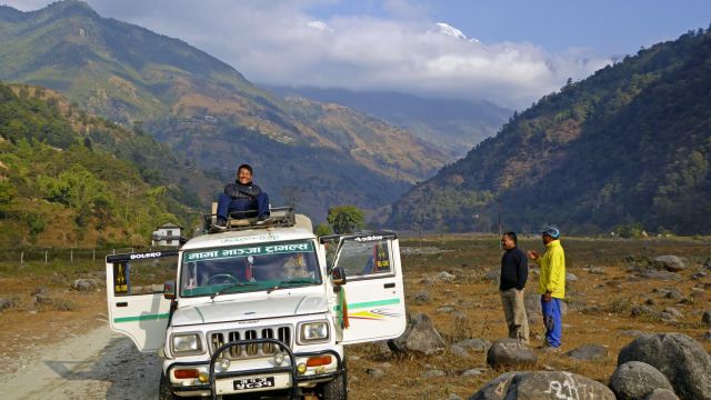 Geländewagenfahrt in Nepal