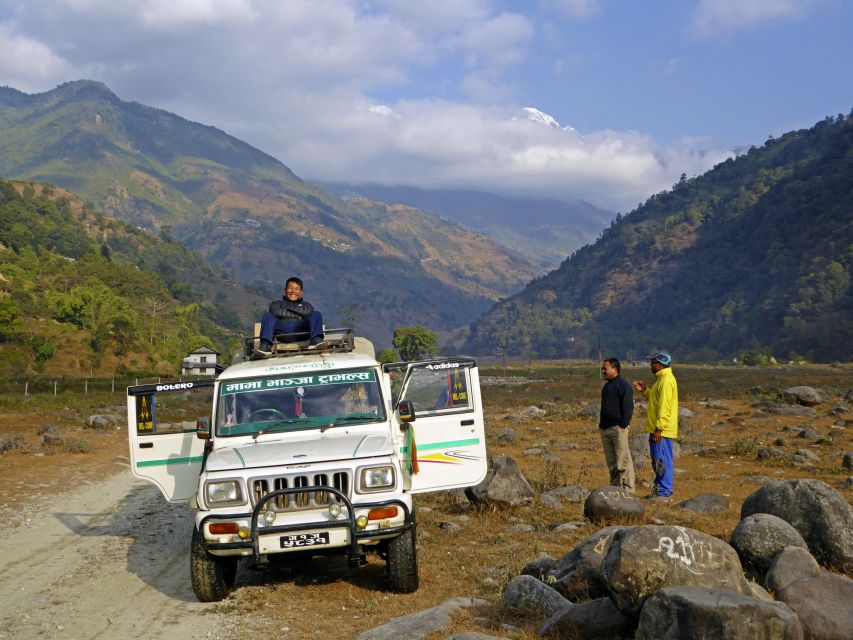Geländewagenfahrt im Westen Nepals