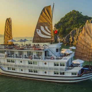 Bhaya Cruises in der Halongbucht