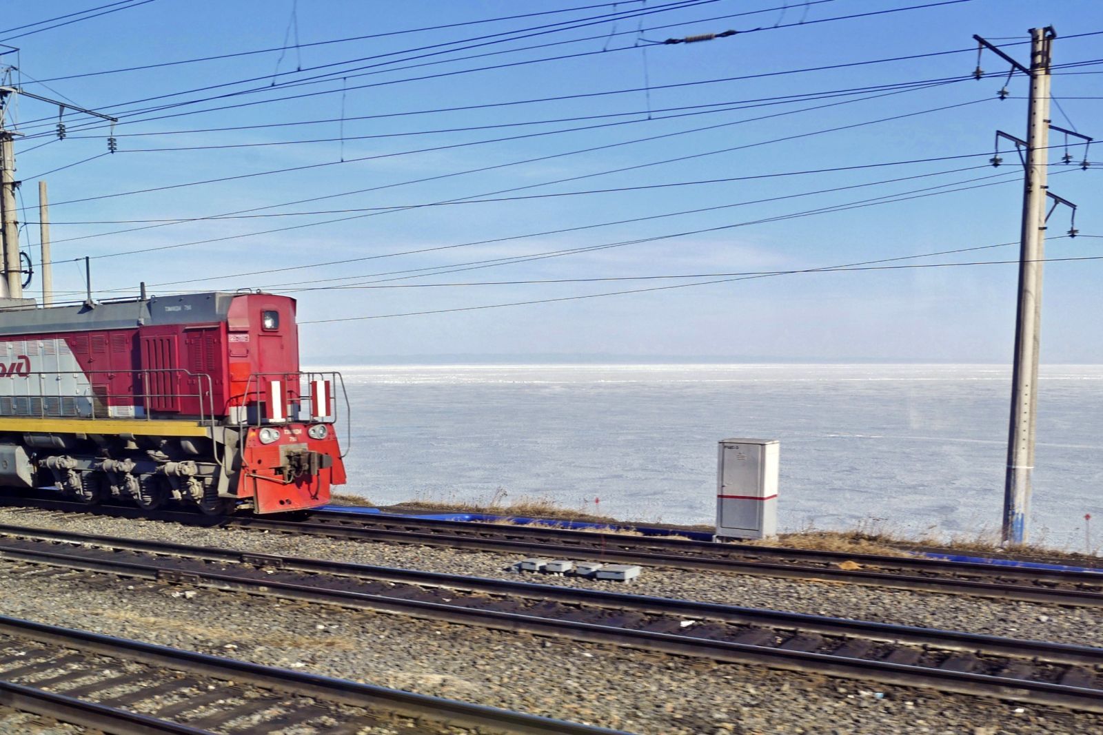 Zug mit Baikalsee