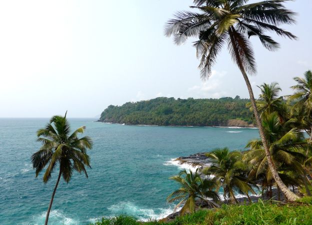 Küstenlandschaft auf Sao Tome und Principe © Diamir