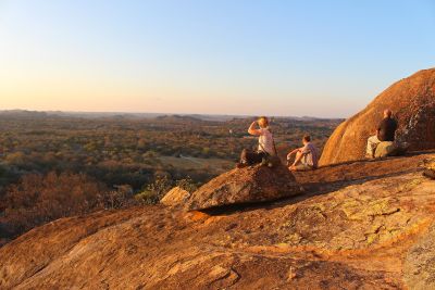Aussicht von imposanten Felsformationen im Matobo-Nationalpark