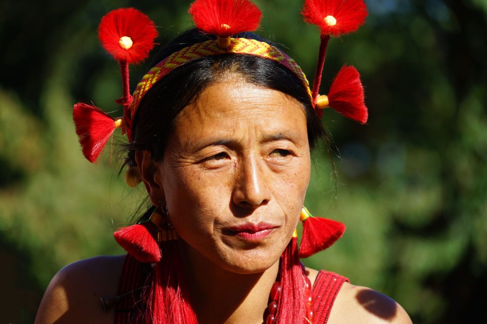 eine Sumi Stammesfrau im Nagaland auf dem Hornbill Festival