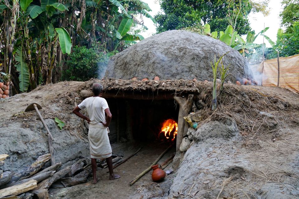 traditionelle Tonkrug-Herrstellung auf der Majuli Insel