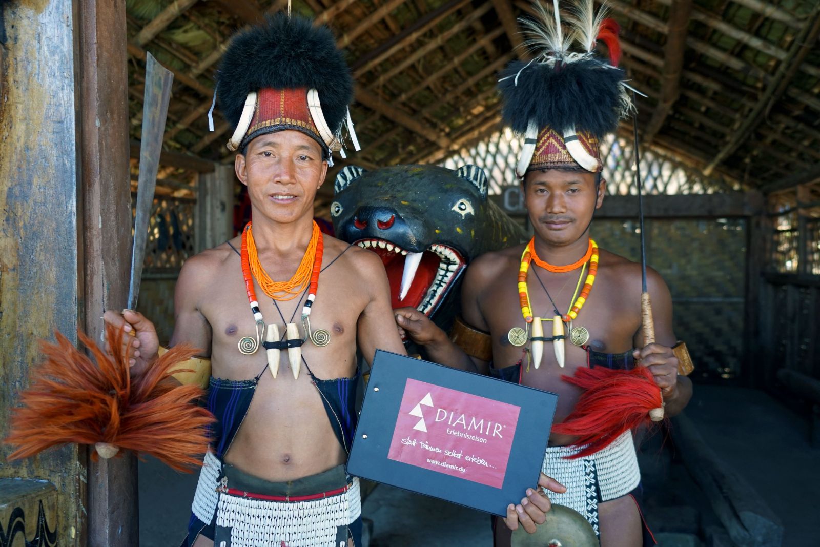 DIAMIR beim Hornbill Festival in Kohima – hier die Stammesväter der Konyak Ethnie