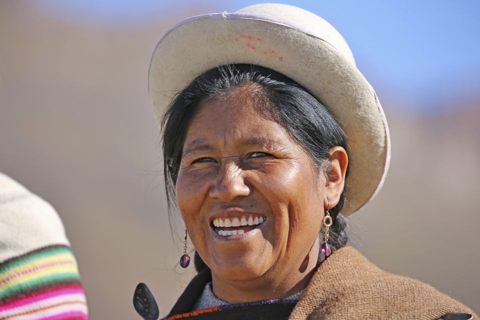 Bolivianische Lamahirtin