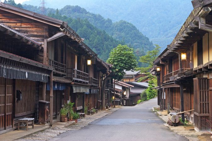 Tsumago – Häuser aus der Edo-Zeit auf der alten Route zwischen Kyoto und Tokio © Diamir