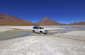 Per Allradfahrzeug durch das bolivianische Hochland