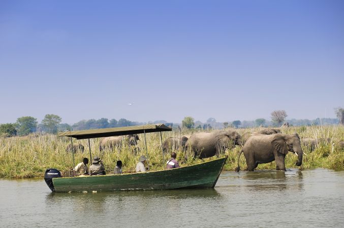 Bootsfahrt auf dem Shire-Fluss im Liwonde-Nationalpark © Diamir