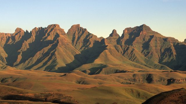 Cathedral Peak in den Drakensbergen, uKhahlamba Drakensberg Park, KwaZulu-Natal