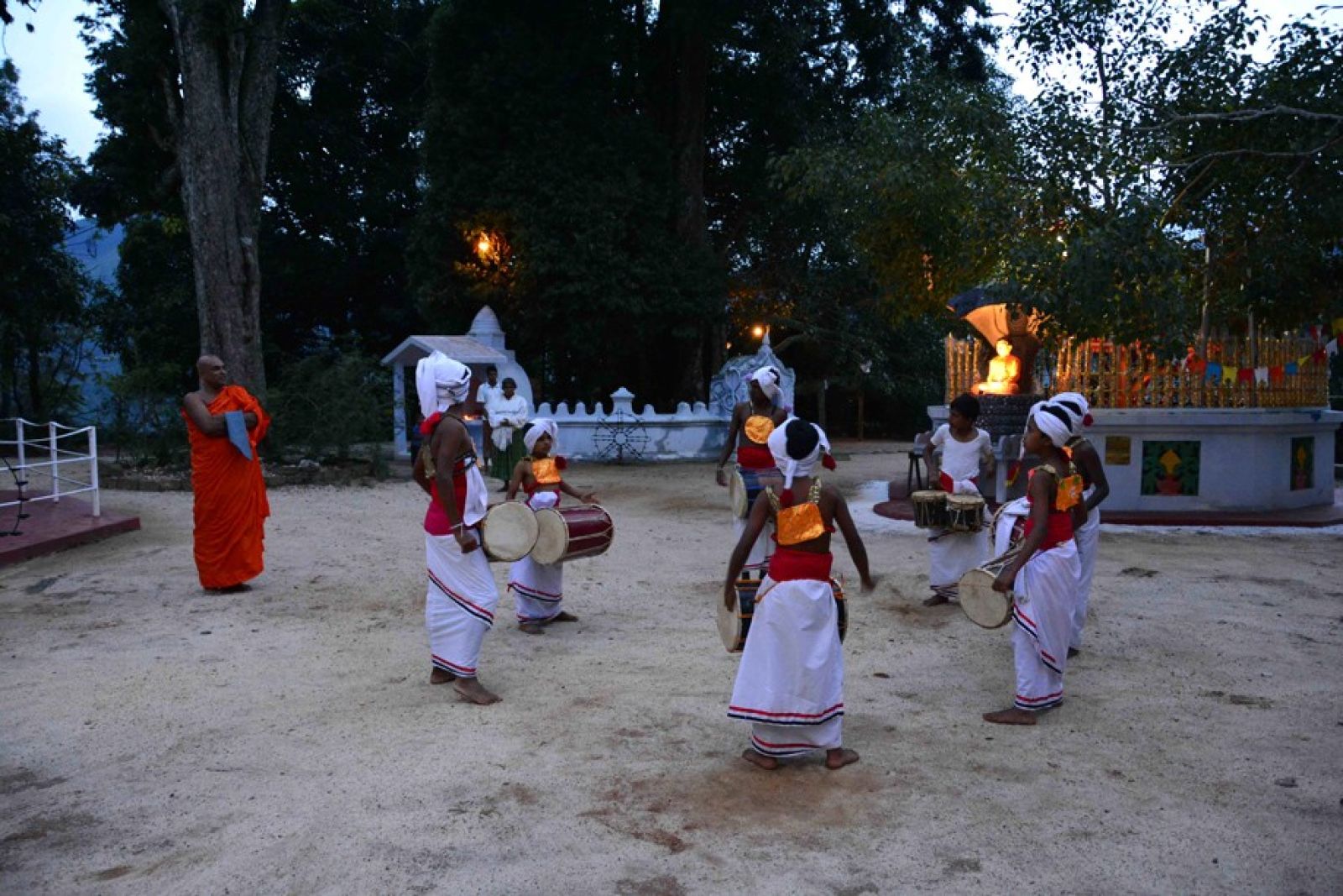 Tanz der Dorfbewohner in Badulla