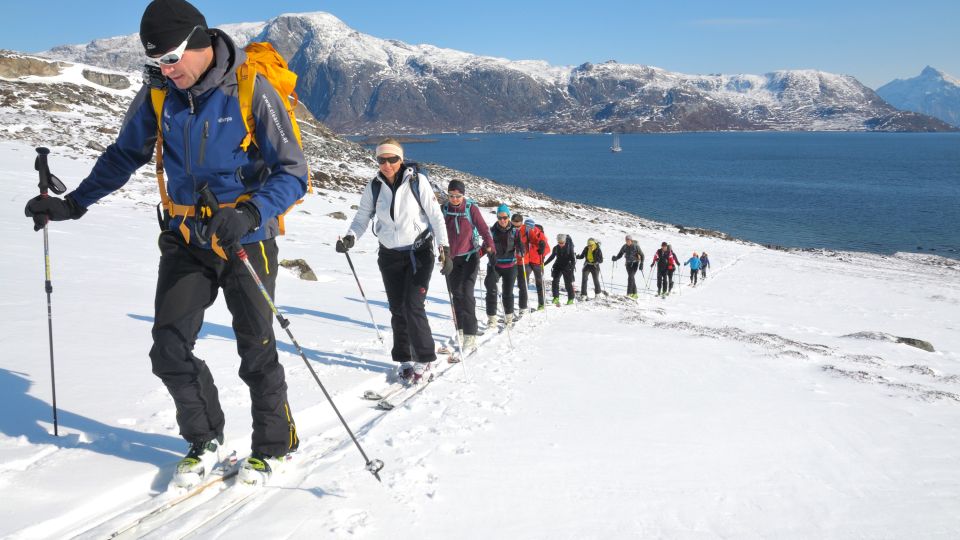 Mit Ski vom Meer direkt zum Gipfel: Hier im inneren Fjord nahe der grönländischen Hauptstadt Nuuk.
