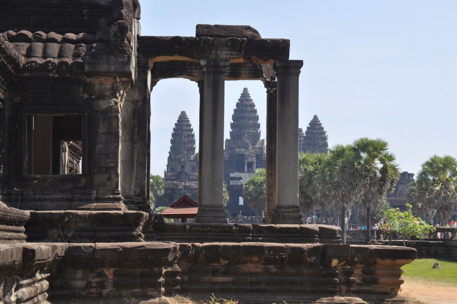 Blick auf den mächtigen Tempel von Angkor Wat