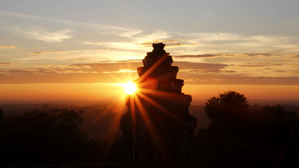 Sonnenaufgang in den Ruinen von Angkor