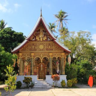 Auf dem Gelände eines Wats in Luang Prabang