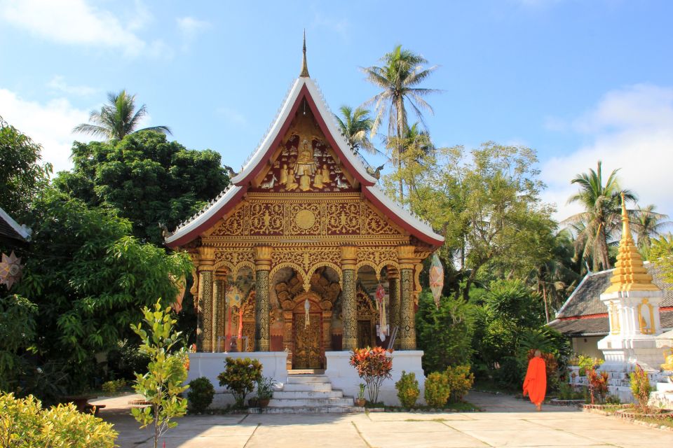 Auf dem Gelände eines Wats in Luang Prabang