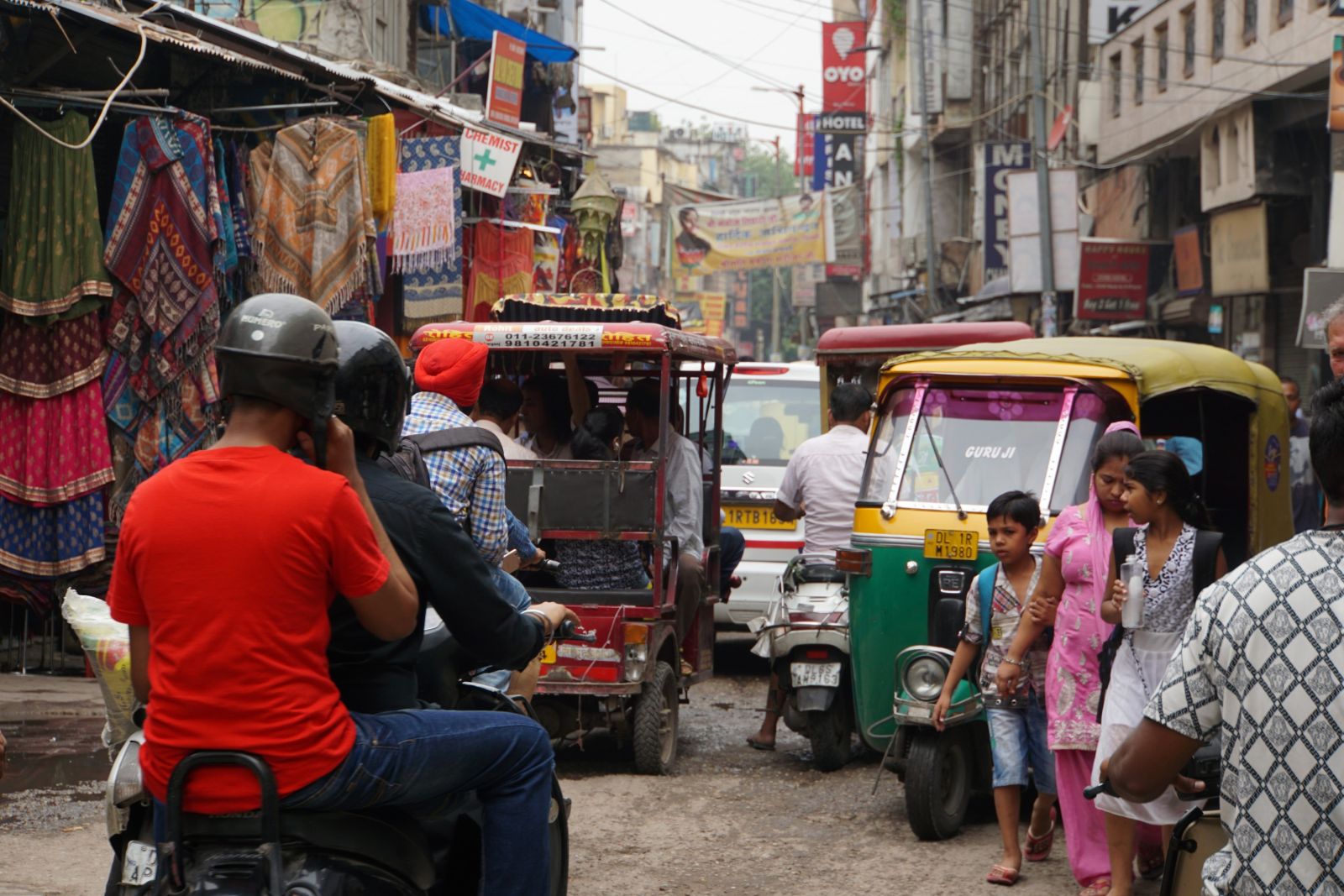 Delhi – Sich mit einer Rikscha durch das liebenswerte chaotische Delhi fahren lassen