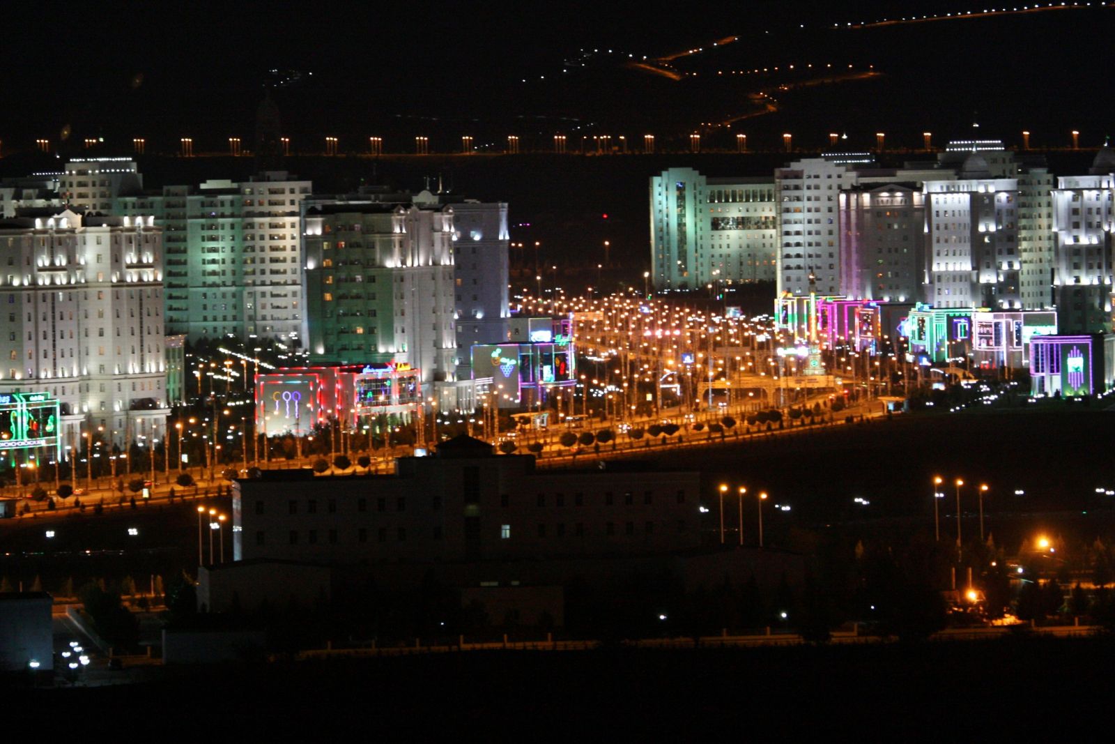 Ashgabat bei Nacht