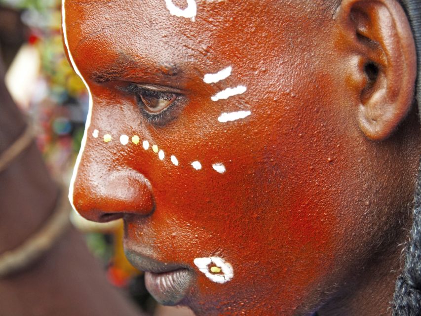 Gesichtsverzierung zum Gerewol-Festival im Tschad