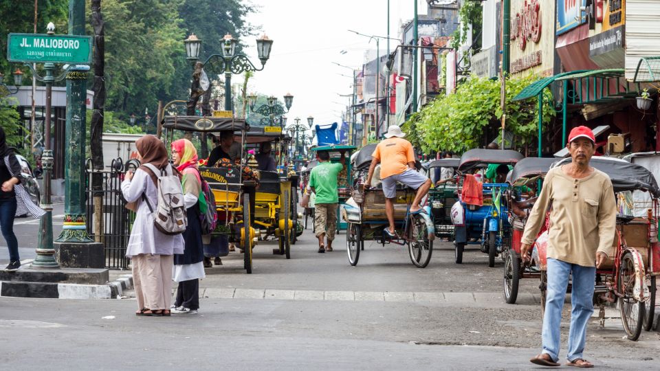 Die berühmte Straße Malioboro in Yogyakarta auf Java