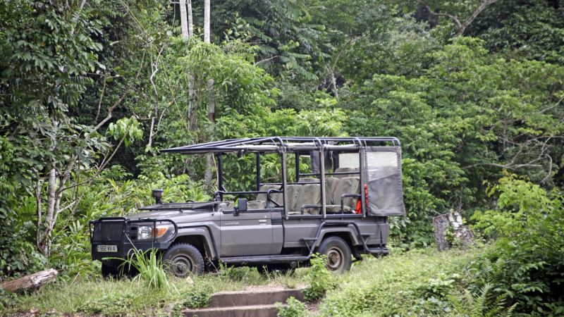 Safariwagen im Odzala-Kokoua-Nationalpark