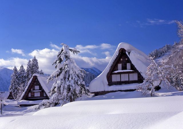 Wintermärchen Shirakawa-gō (UNESCO)