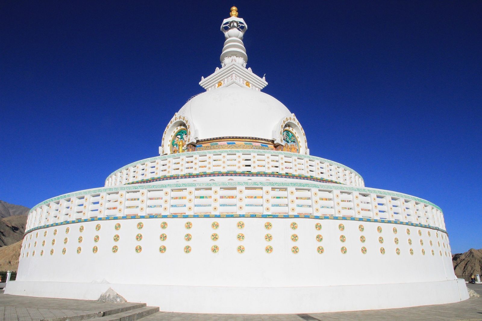 Die Shanti-Stupa in Leh gehört zu den ersten Highlights der Reise…